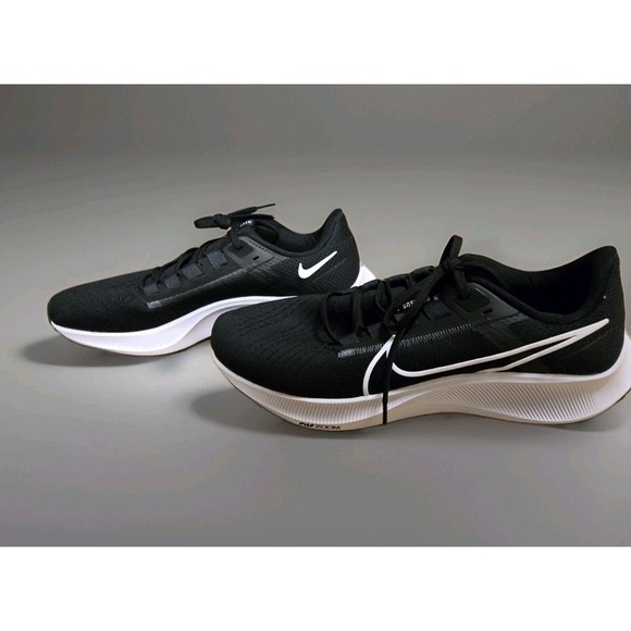Nike Air Zoom Pegasus 38 Black White Size 10.5 NEW Running Shoe Sneaker